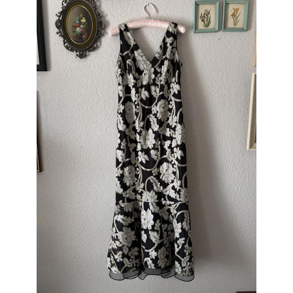 Calvin Klein Sequin Formal Gown V-Neck Black Gold White Size 10